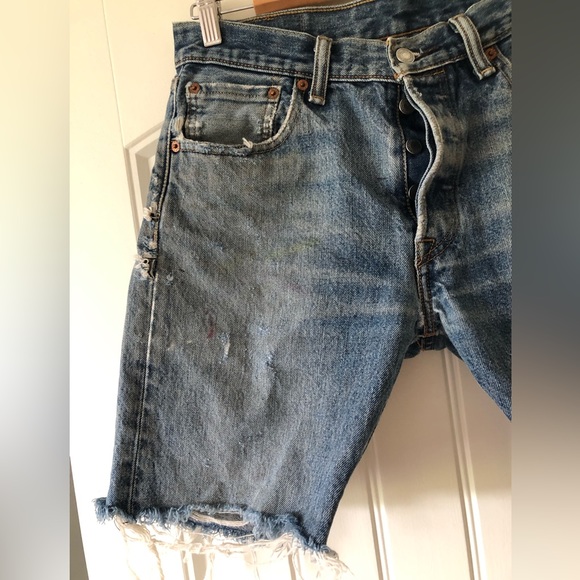 VINTAGE LEVI’S Distressed Cut Off Shorts - Picture 2 of 6